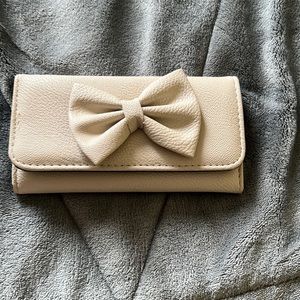 Tan wallet